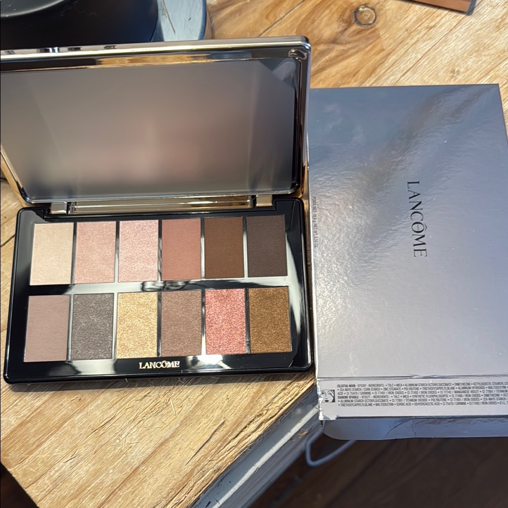 Lancome Gold and Brown Eyeshadow Palette with Shimmer 2024 Holiday Collection